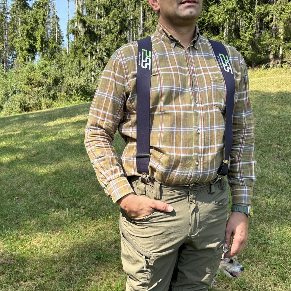 PSS Hosenträger mit Clips im Outdoor Einsatz getragen bei Jagd stabile und bequeme Träger für Jagdbekleidung in Deutschland