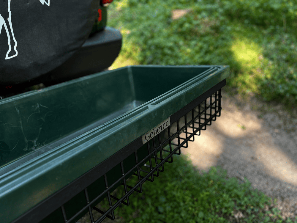 GEHETEC Wildträger in Schwarz mit Wildwanne für hygienischen Wildtransport und den Einsatz im Revier.
