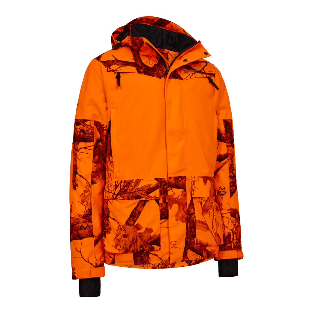 Deerhunter Heat Game Jagdjacke in orangefarbenem Tarnmuster mit Kapuze und großen Taschen freigestellt, gut sichtbare und beheizbare Jagdbekleidung für sichere Outdoor-Einsätze